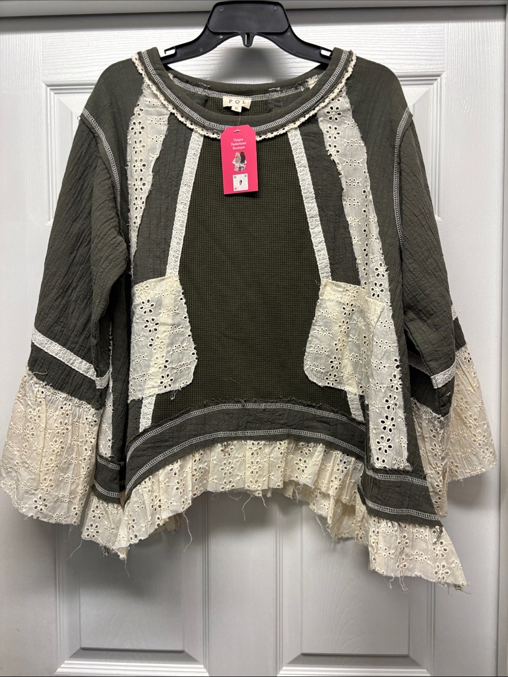 POL Olive Green Waffle Knit Top with Cream EyeletPockets & Trim Small New